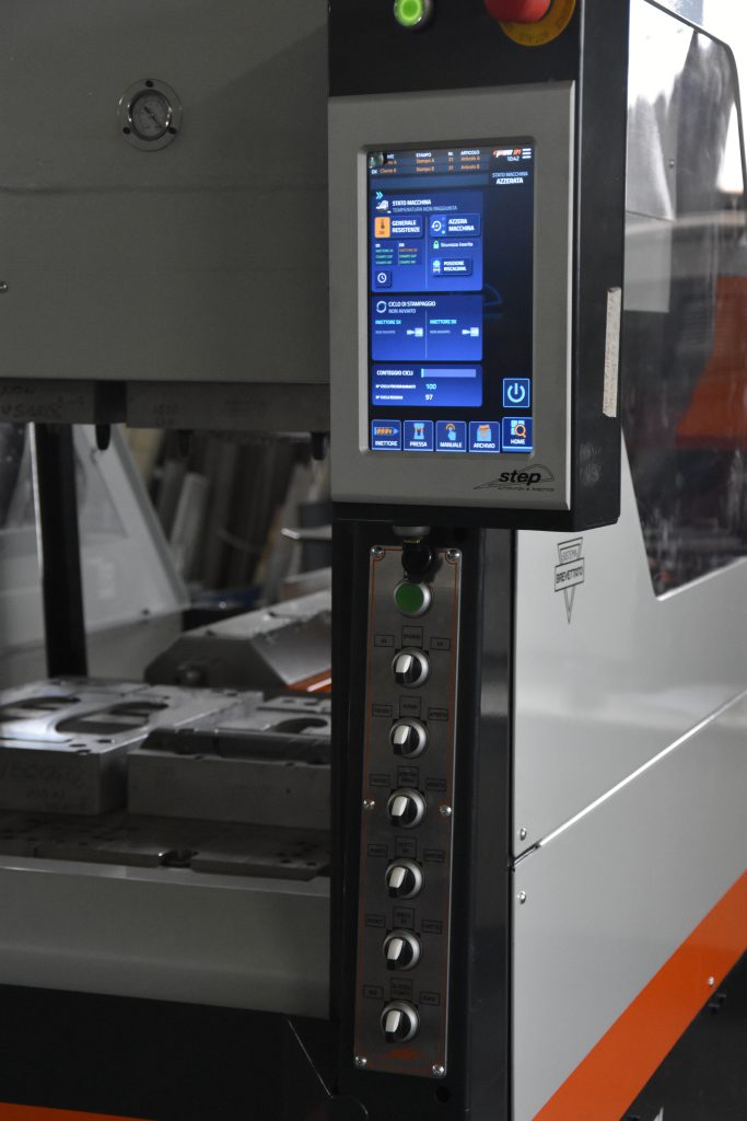 E-POWER 2400 electric press in production, detail of the machine